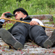Illustration for article titled Man who drunkenly fell onto subway track sues restaurant for $2 millionem/em